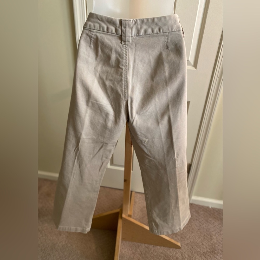 Tommy Hilfiger - Woman’s khaki color stretch crop pants, Size: 6 - Picture 2 of 9
